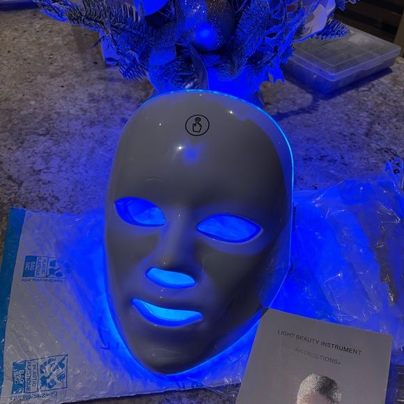 7-in-1 LED Light Therapy Mask – Professional Skincare Tool